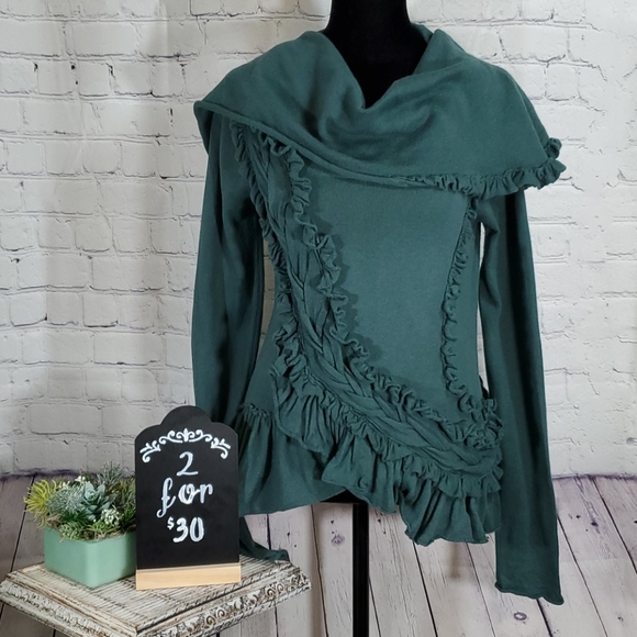Guinevere Sweaters - Anthropologie Guinevere sweater, green, ruffles, S